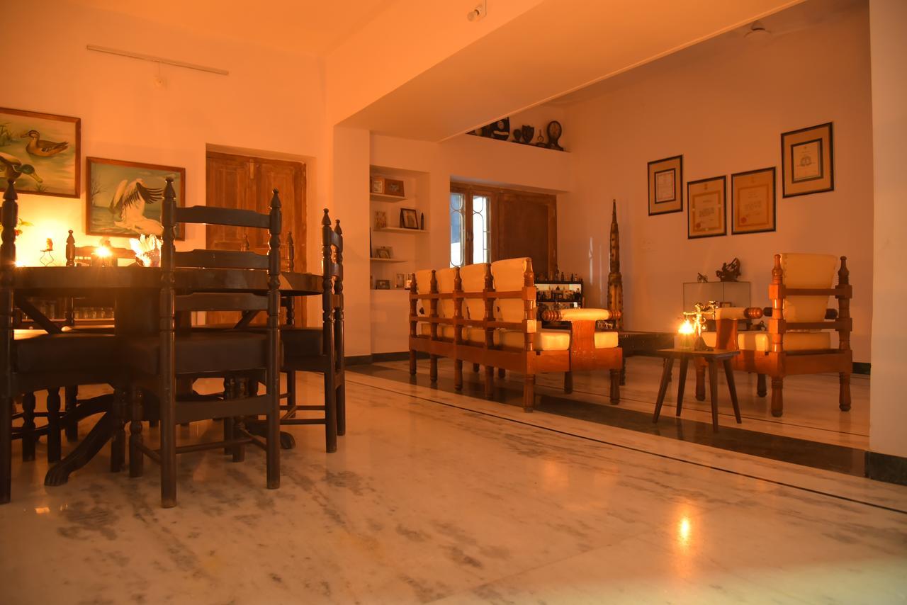 ウダイプル Mahavir Niwas Bed & Breakfast エクステリア 写真